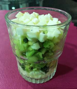 Avocado-Apfel-Tatar mit Mozzarella