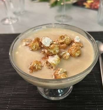 Süssmostcreme mit Popcornstreuseln